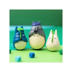 Toys*Maison Ghibli Round Bottomed Figurine Middle Totoro with leaf - My Neighbor Totoro